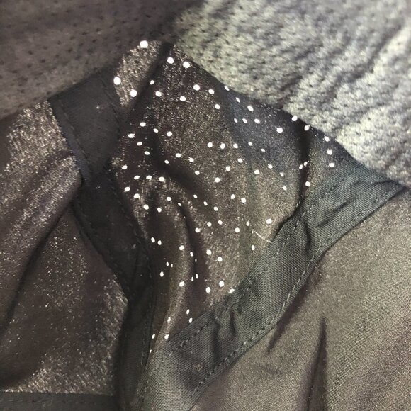 Black Golf Baseball Hat With Mesh Panels One Size Unisex - Picture 9 of 10